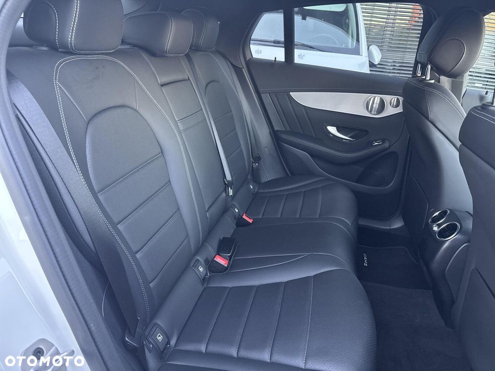 Mercedes-Benz GLC - 22