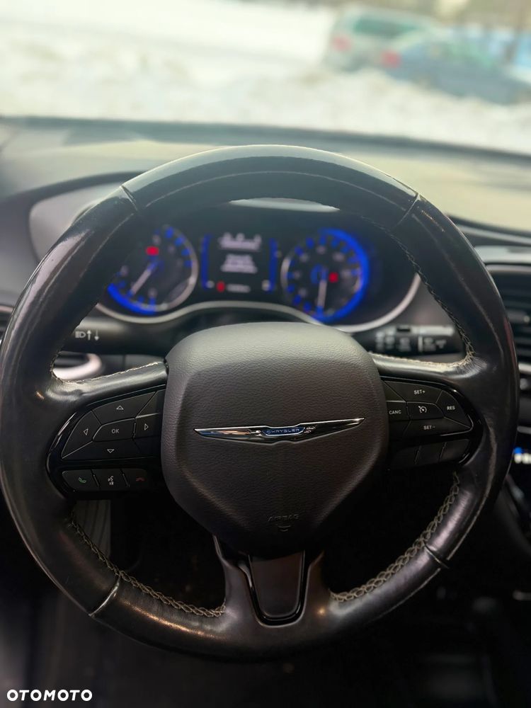 Chrysler Pacifica - 5