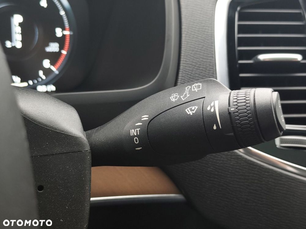 Volvo XC 90 - 24
