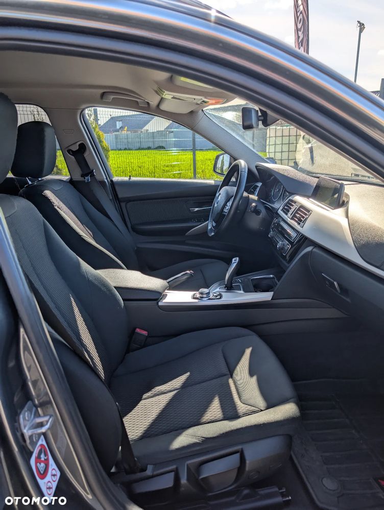 BMW Seria 3 318d - 11