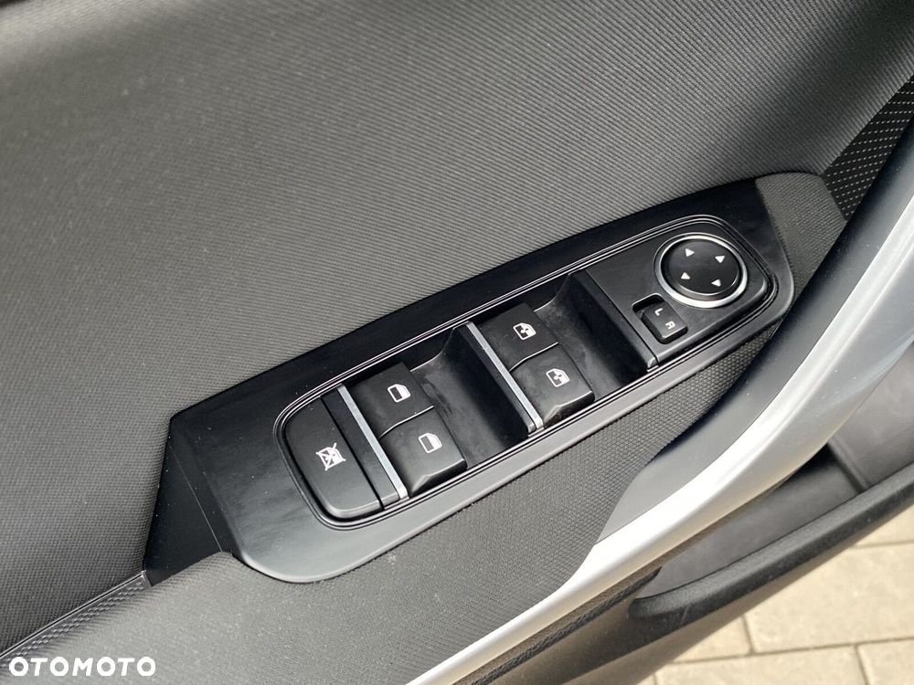 Kia Ceed - 10