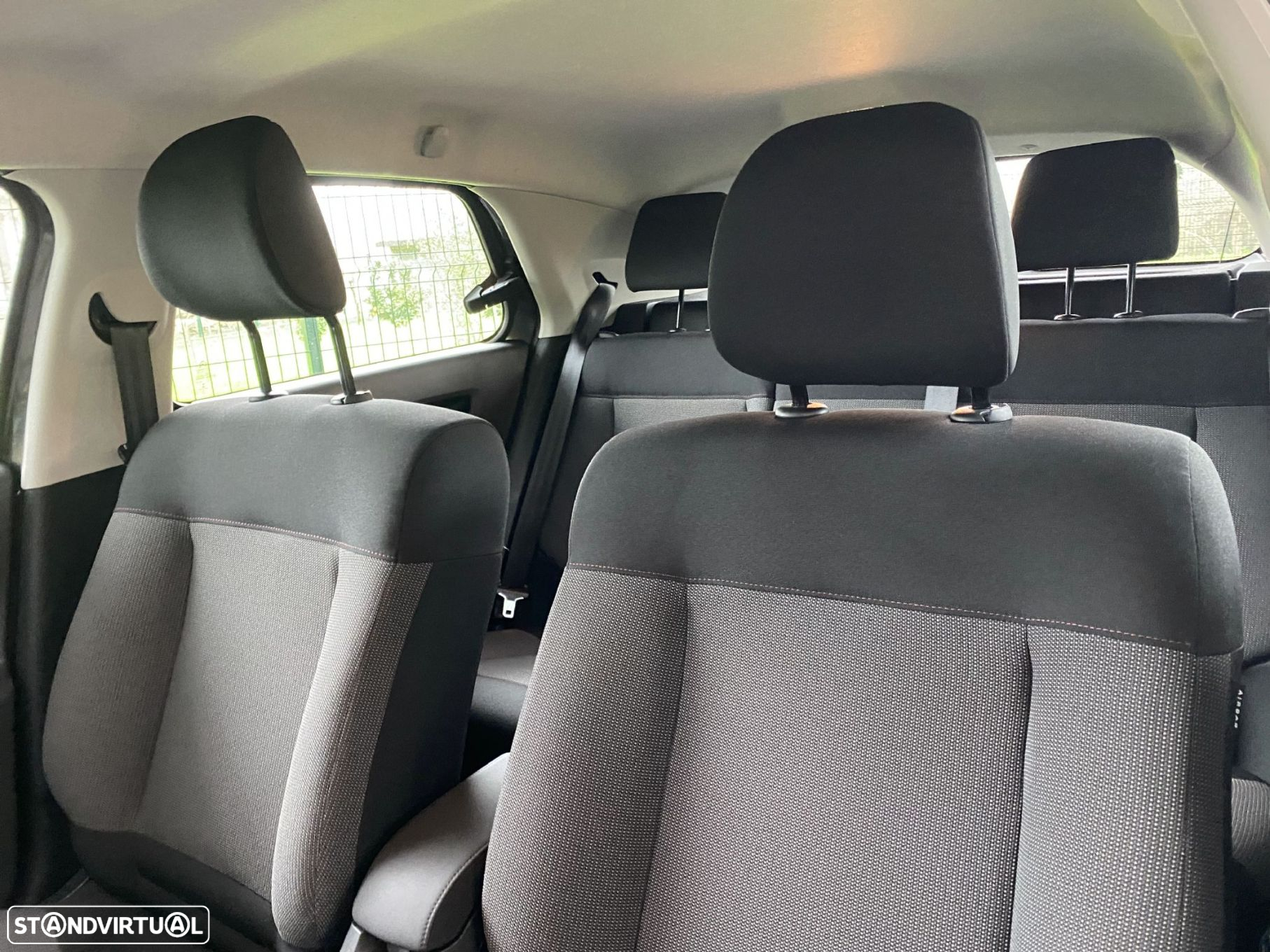 Citroën C4 Cactus 1.2 PureTech Shine - 26