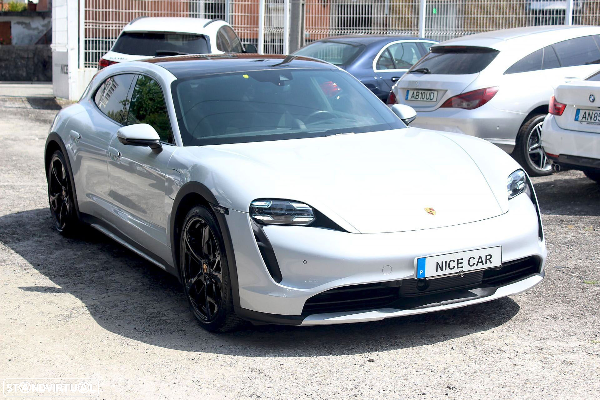 Porsche Taycan Cross Turismo 4 - 3