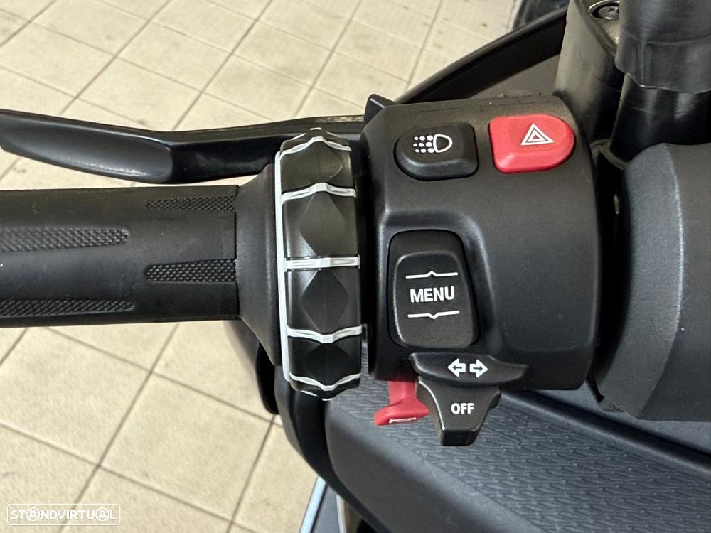 BMW C 400 GT TRIPLE BLACK - 7