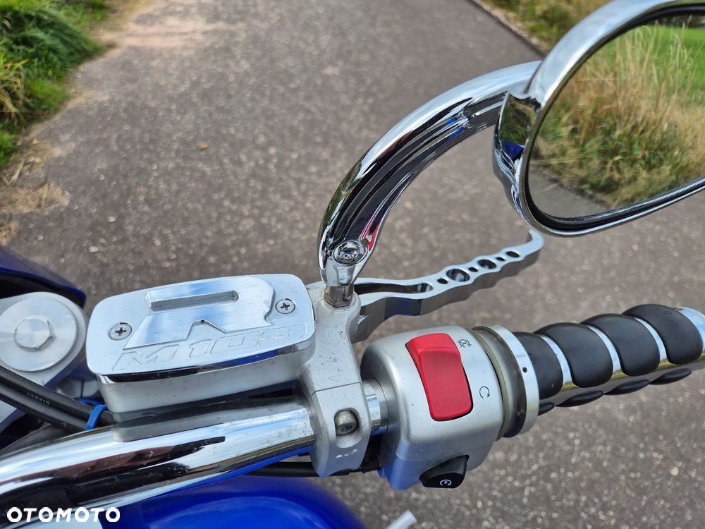 Suzuki Intruder - 11
