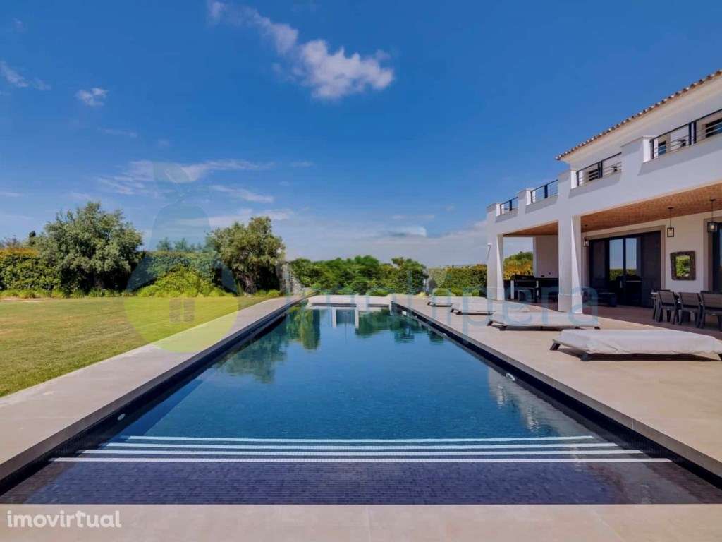 Excepcional Moradia V4 em Loulé com vistas de campo e mar - Grande imagem: 3/36