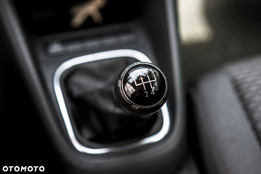 Volkswagen Golf 1.6 Edition - 17