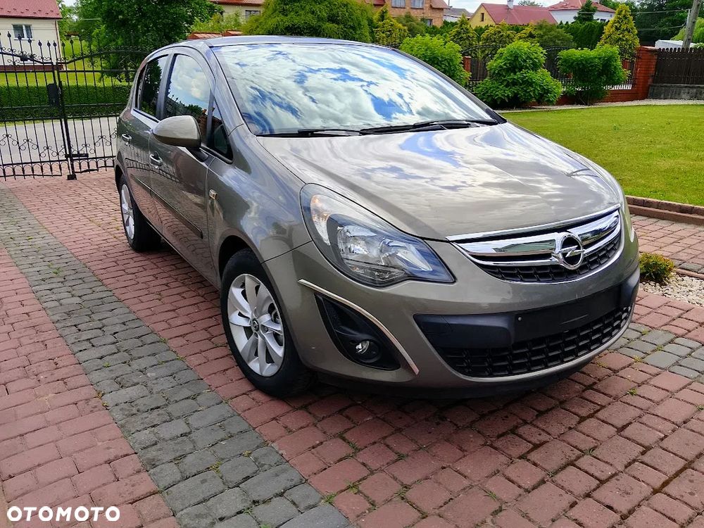 Opel Corsa 1.2 16V Cosmo - 1
