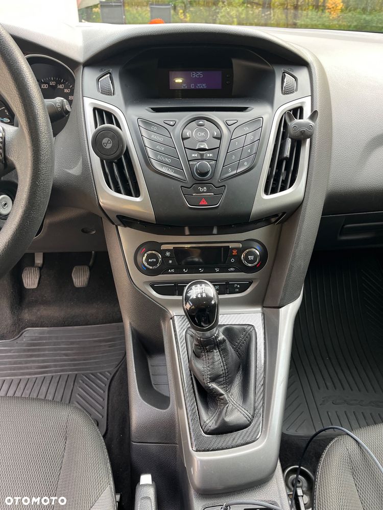 Ford Focus 1.6 Trend - 10