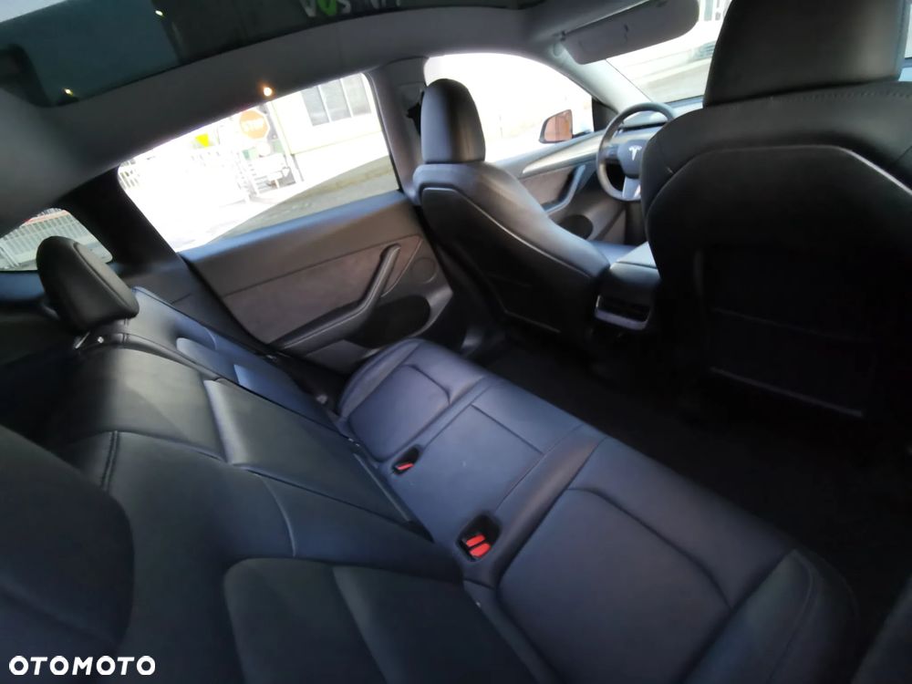Tesla Model Y Standard - 11