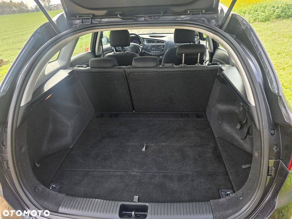 Kia Ceed - 11