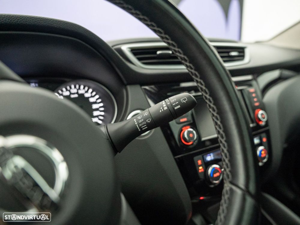 Nissan Qashqai 1.5 dCi N-Connecta - 23