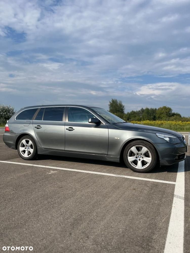 BMW Seria 5 545i - 1