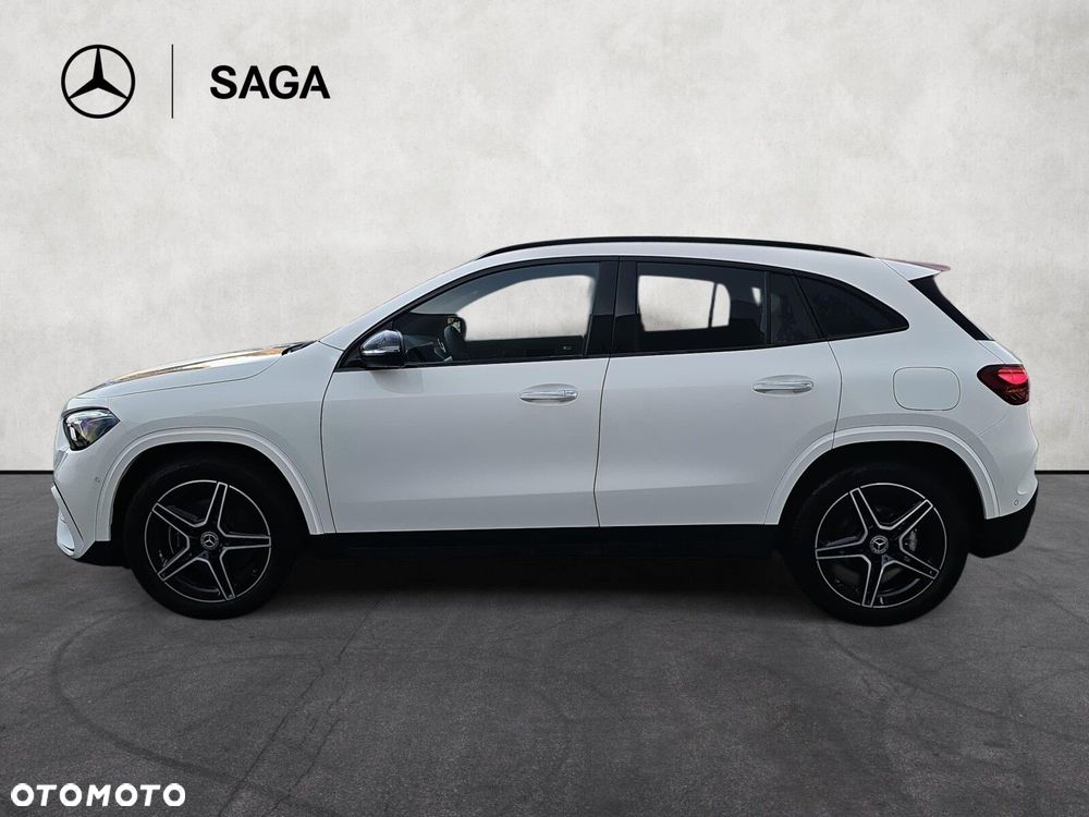 Mercedes-Benz GLA - 8