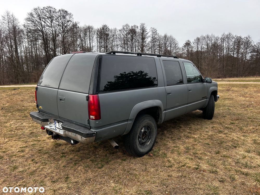 Chevrolet Suburban - 27
