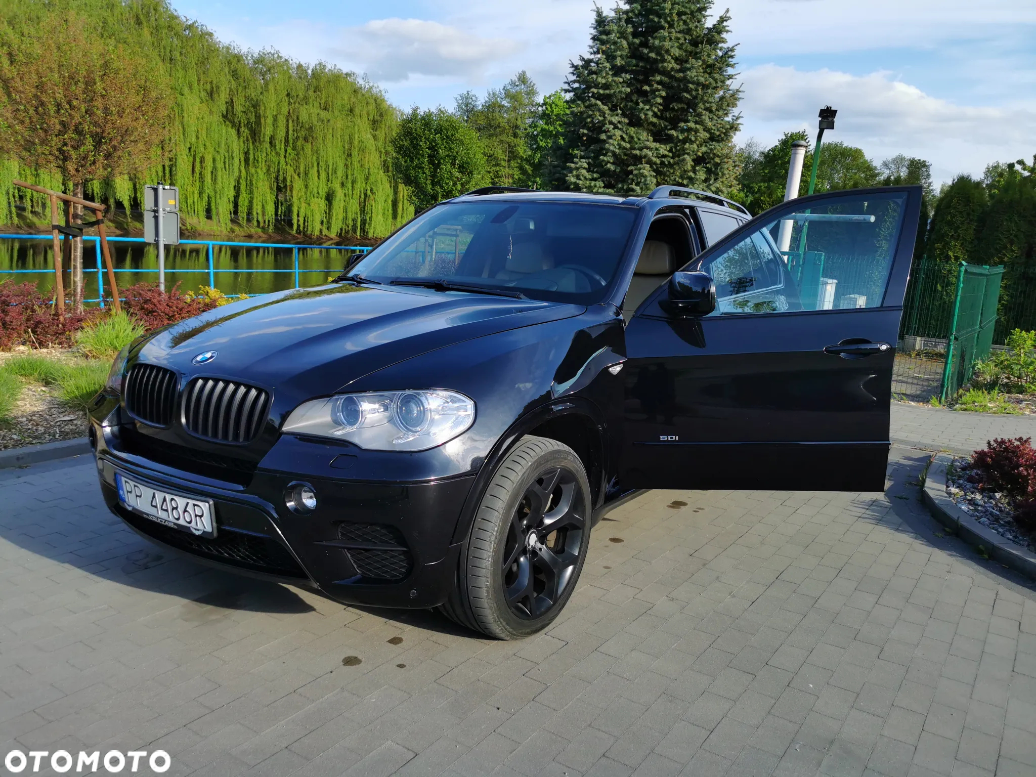 BMW X5 5.0i xDrive - 5