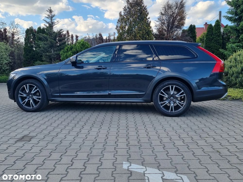 Volvo V90 Cross Country - 12
