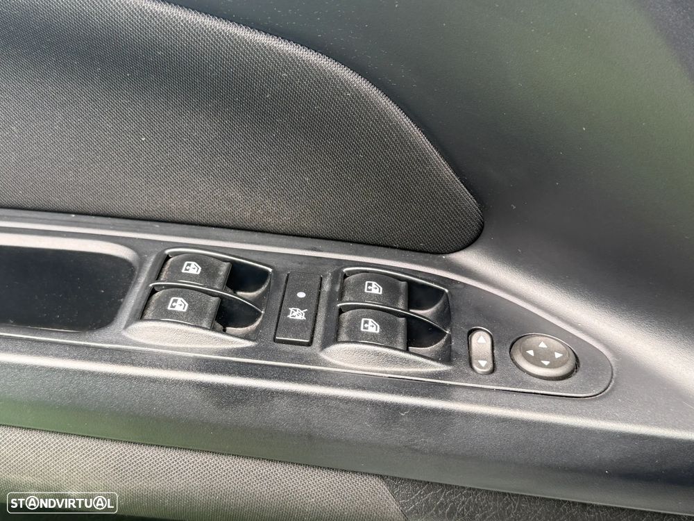 Fiat Tipo Station Wagon 1.3 M-Jet Street - 23
