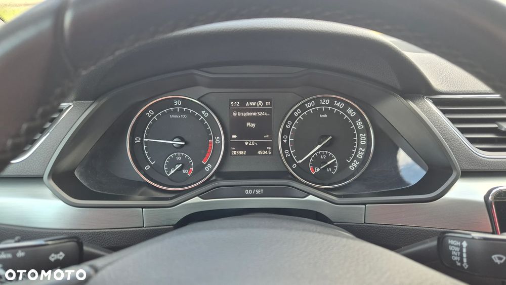 Skoda Superb 2.0 TDI Ambition DSG - 27