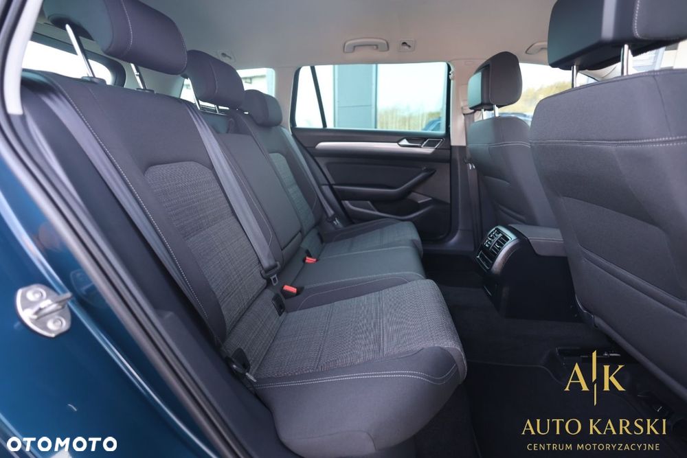 Volkswagen Passat Variant - 35