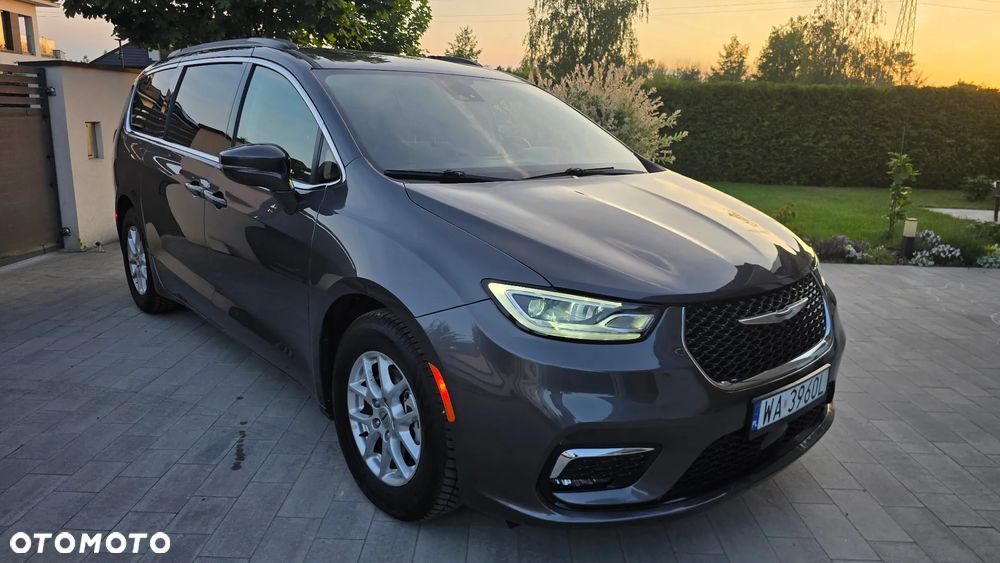 Chrysler Pacifica - 2