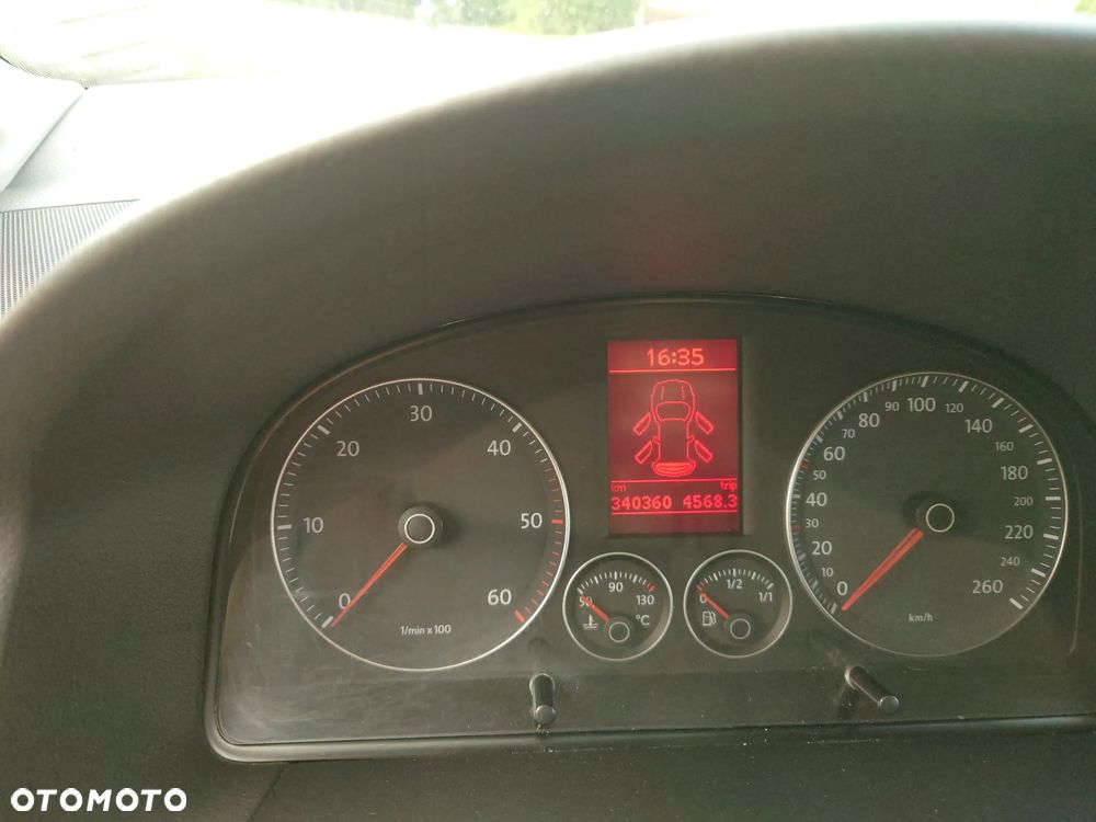 Volkswagen Touran 1.9 TDI DPF Cross DSG - 16