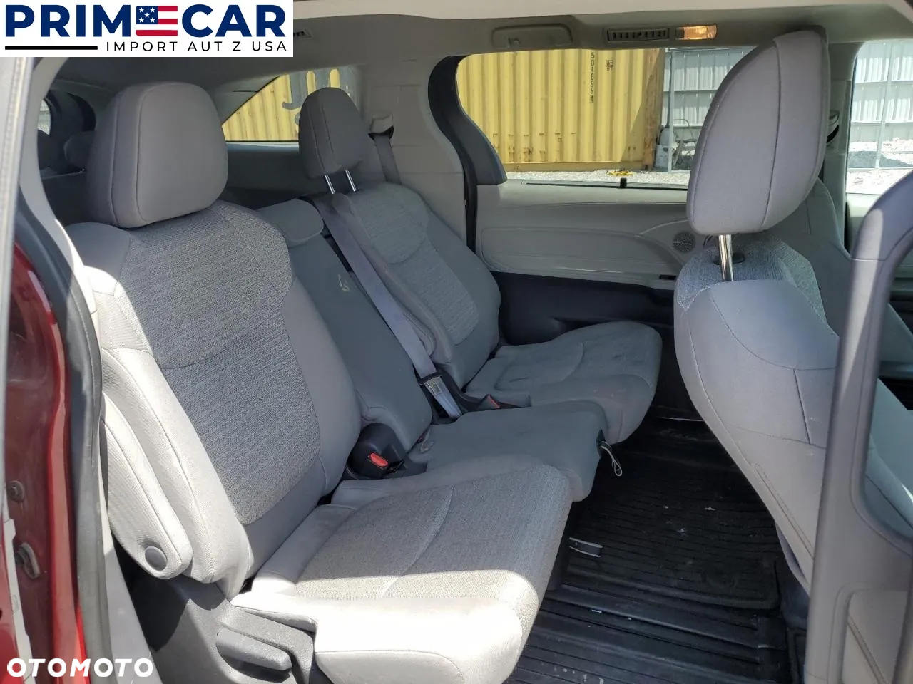 Toyota Sienna - 11