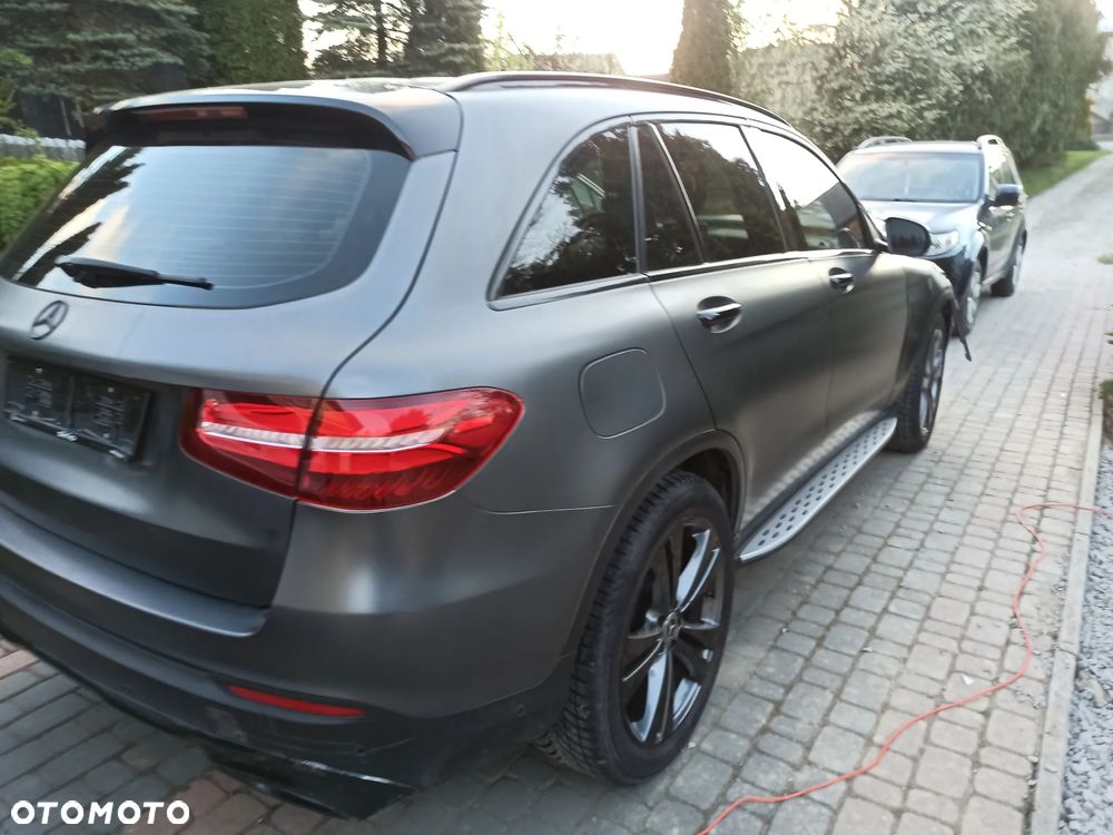 Mercedes-Benz GLC 250 d 4Matic 9G-TRONIC Exclusive - 9