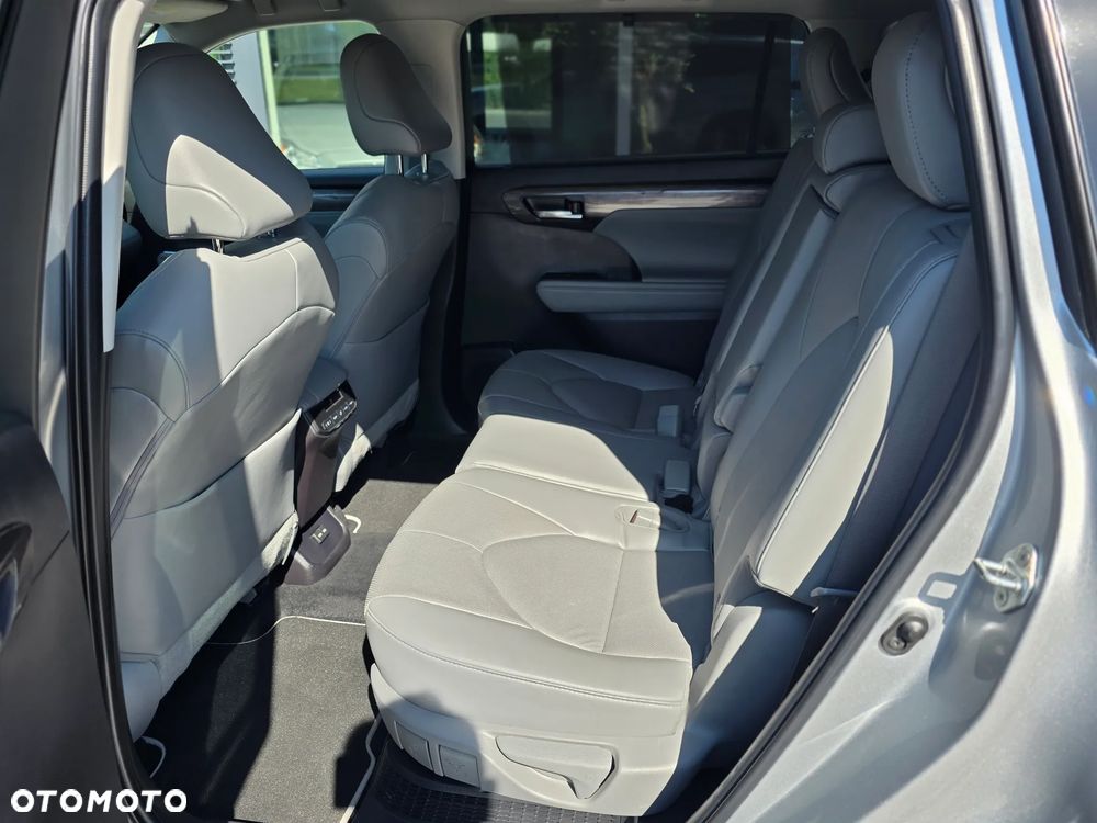Toyota Highlander 2.5 Hybrid Executive Style - 25