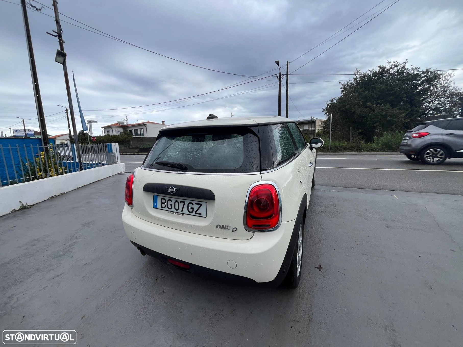 MINI 3 Portas One D - 8