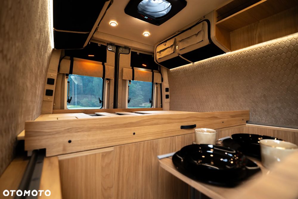 Mercedes-Benz Sprinter - 15