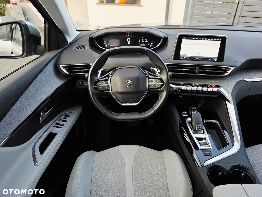 Peugeot 5008 PureTech 130 EAT8 Stop & Start Allure Pack - 16