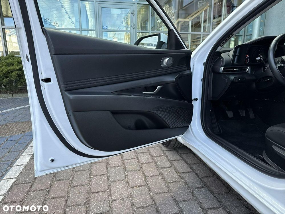 Hyundai Elantra 1.6 Smart - 13