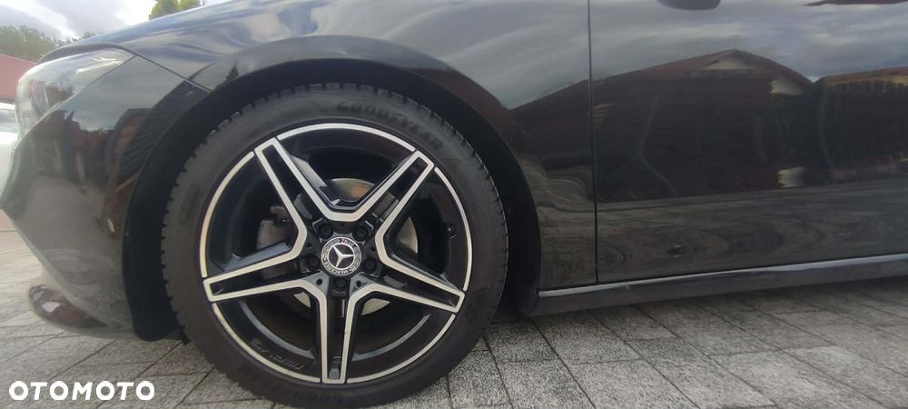 Mercedes-Benz CLA 180 7G-DCT - 20