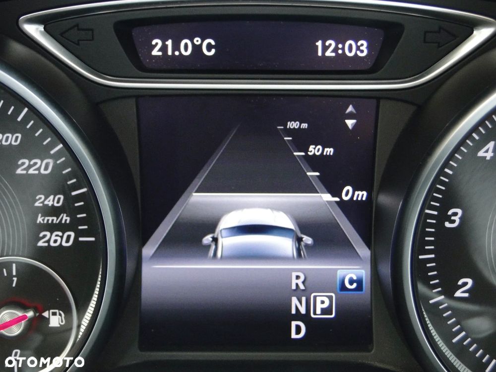 Mercedes-Benz CLA 200 7G-DCT AMG Line - 33