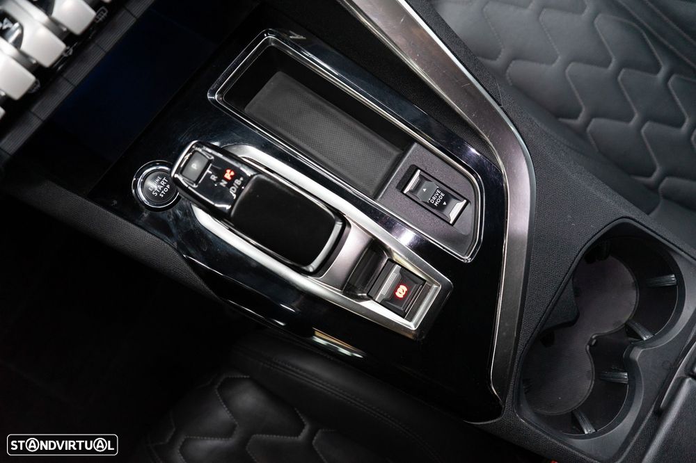 Peugeot 3008 1.6 Hybrid Allure Pack e-EAT8 - 29