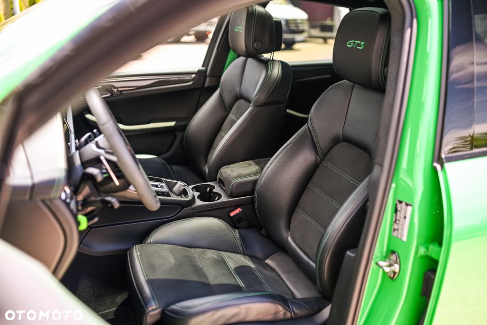 Porsche Macan - 30