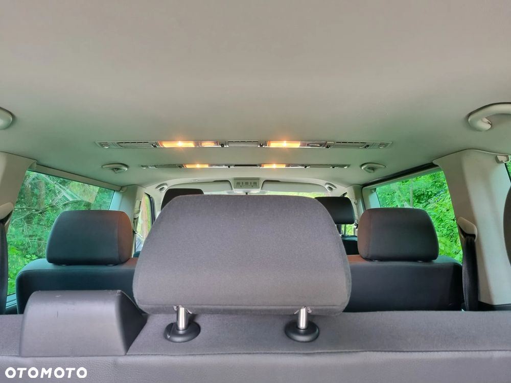 Volkswagen Caravelle - 25