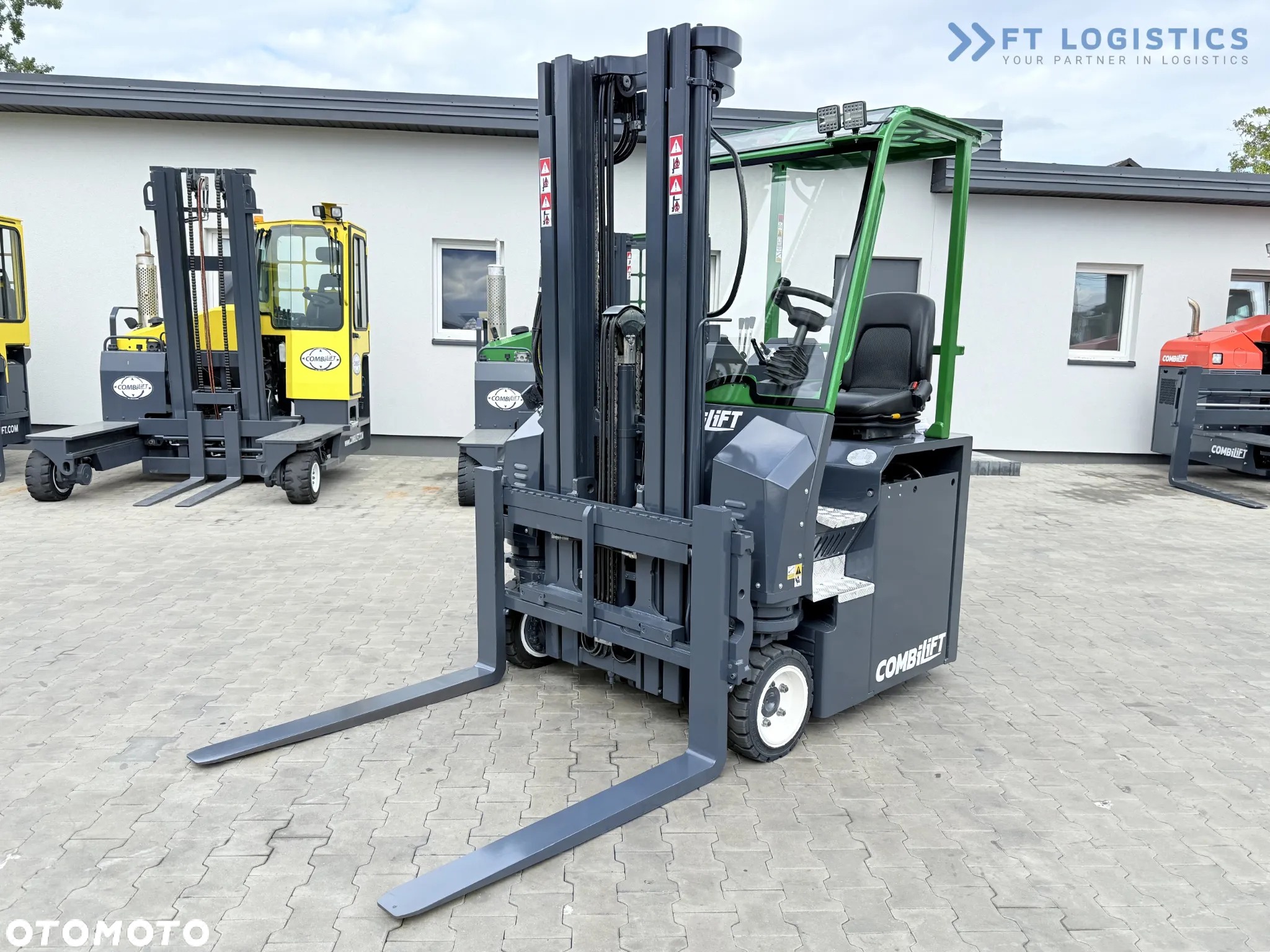 Combilift CBE2500 / TRIPLEX / 5500MM / WOLNY SKOK / NAPĘD ELEKTRYCZNY / JEDYNIE 2300MTH / POZYCJONER / PRZESUW BOCZNY / NOWE OPONY / JAK NOWY / Szeroka oferta wózków czterokierunkowych i bocznych, dopasowanych do różnorodnych potrzeb i zastosowań. - 11