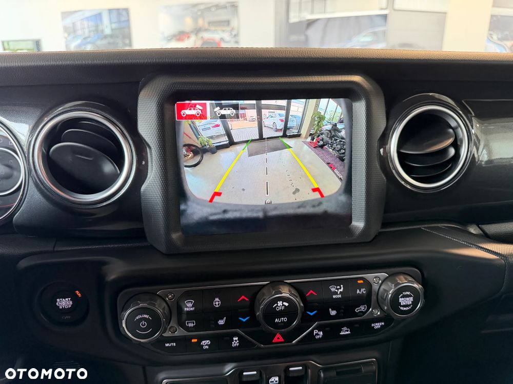 Jeep Wrangler - 35