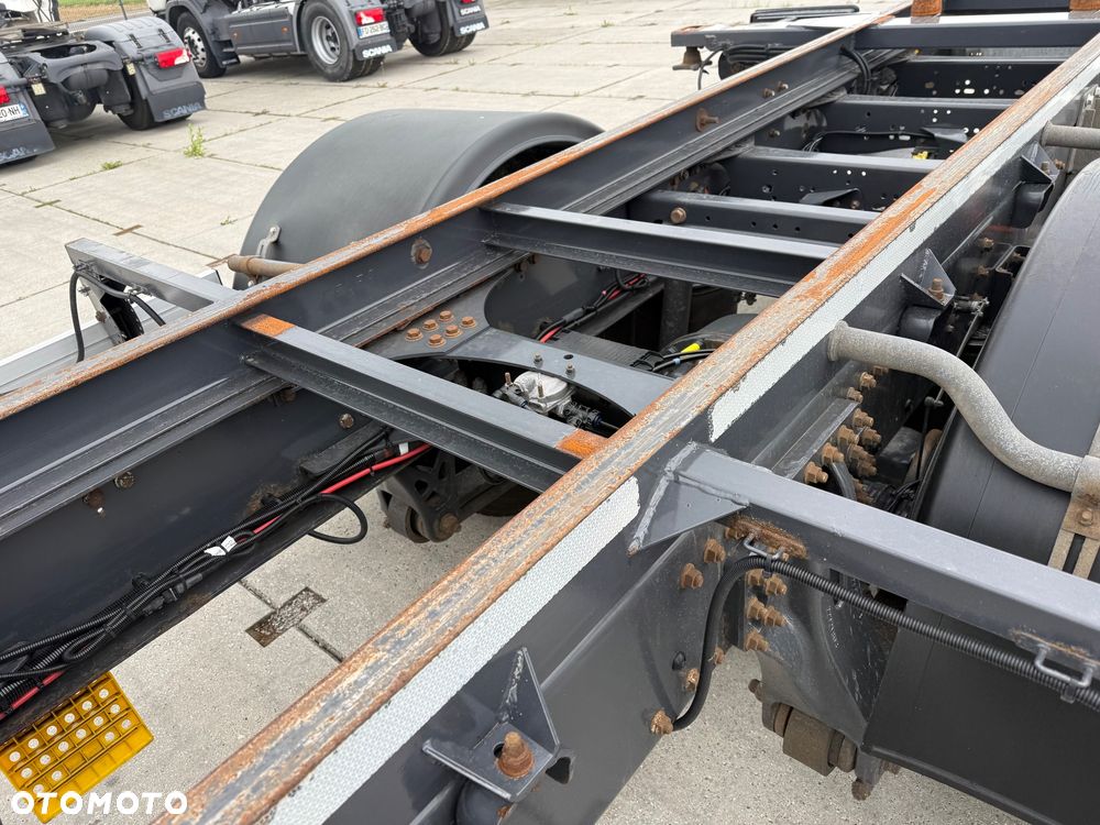 Renault D 380 / POD KONTENERY / WINDA / DO ZABUDOWY / PRZÓD TYŁ PODUSZKA / SYPIALNA / SPROWADZONY / STAN BDB / / / - 14