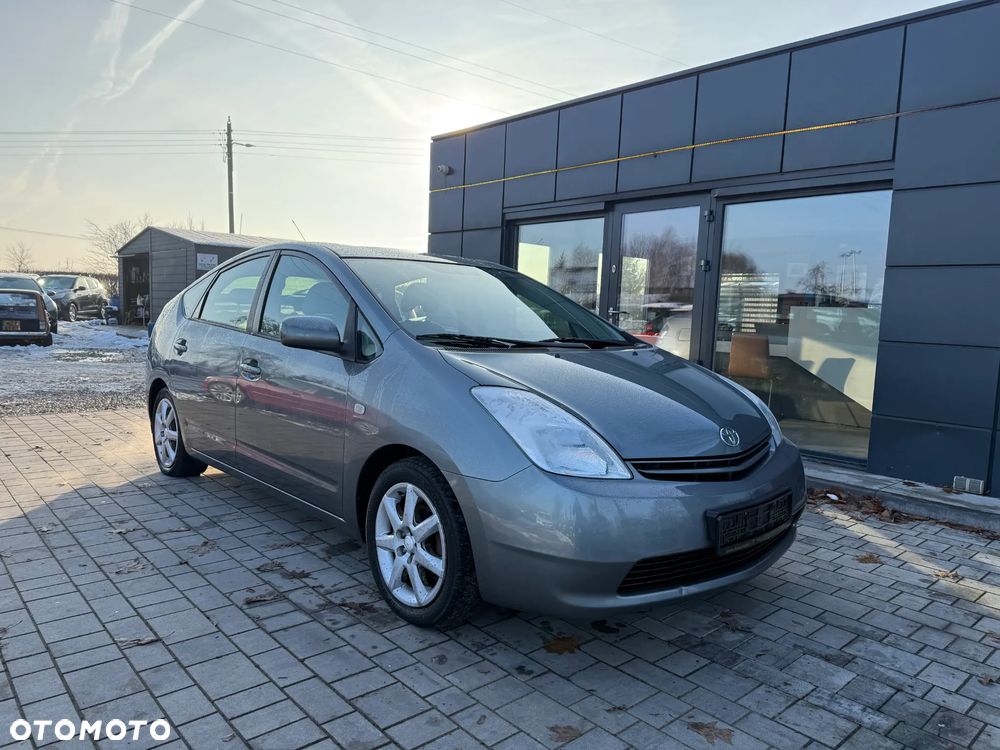 Toyota Prius 1.5 VVT-i Prestige - 4