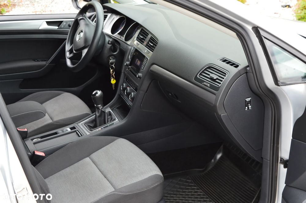 Volkswagen Golf 1.6 TDI BlueMotion Technology Comfortline - 17