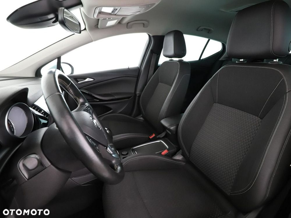 Opel Astra 1.4 Turbo Innovation - 14