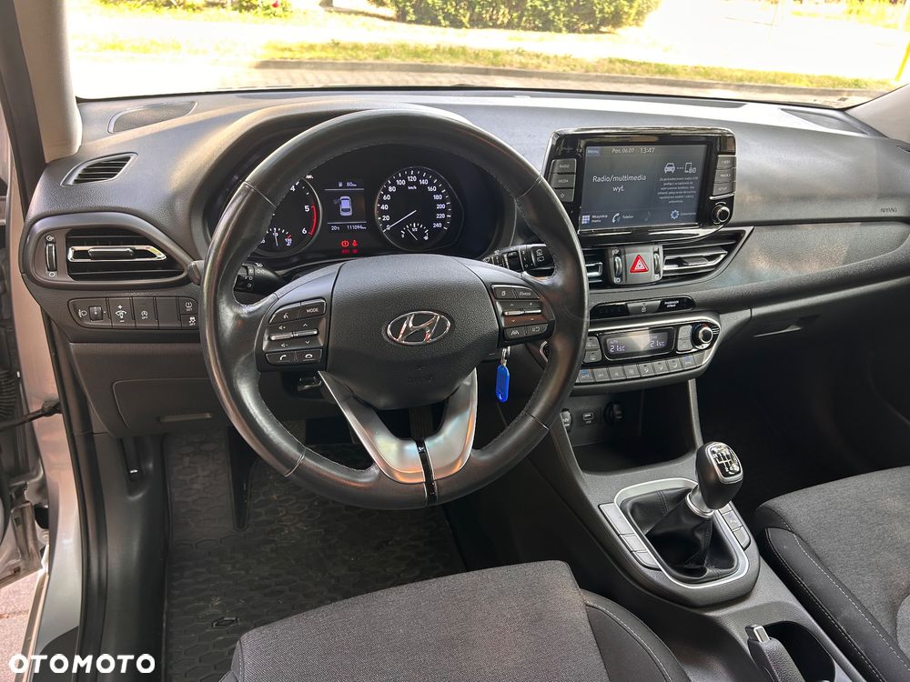 Hyundai i30 1.6 D Comfort - 24