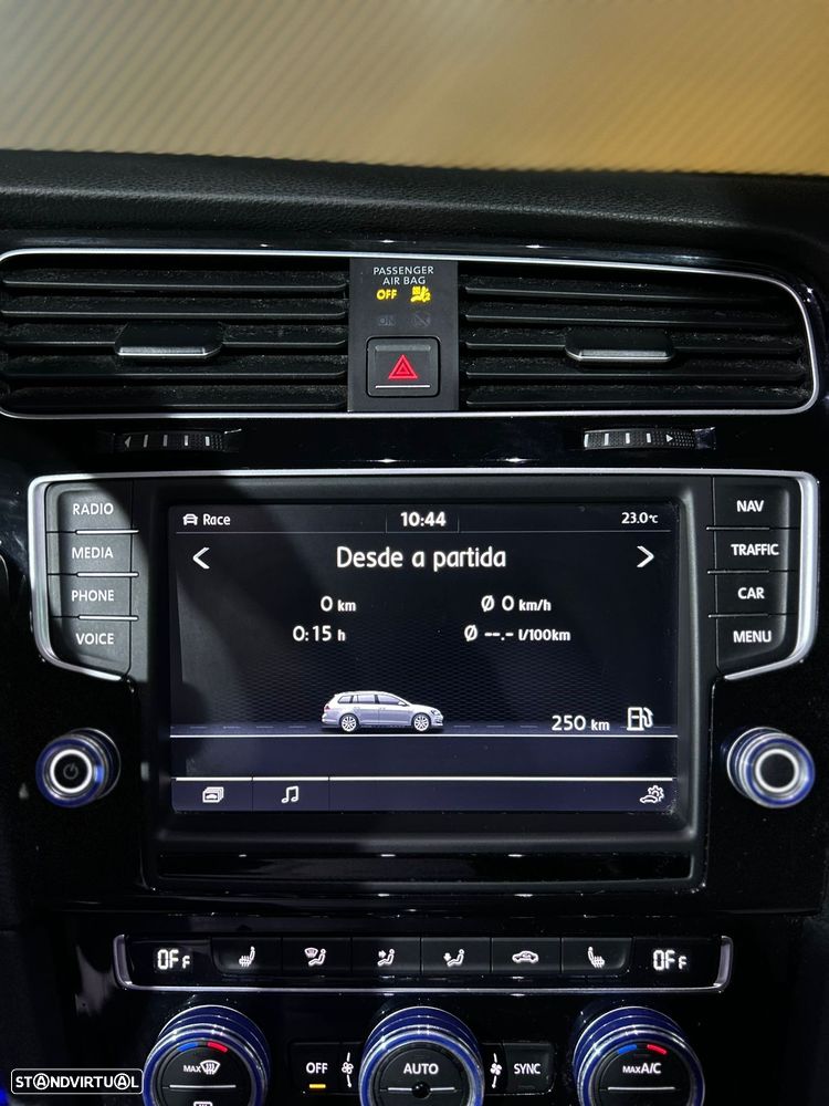 VW Golf Variant R 4Motion BlueMotion DSG - 18