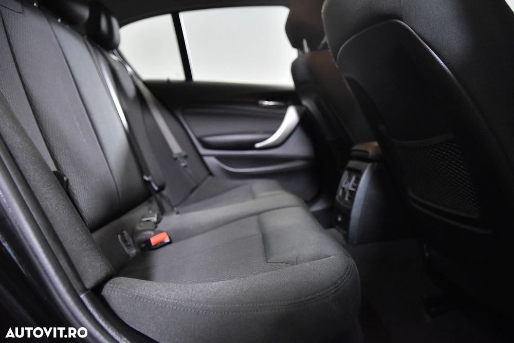 BMW Seria 1 118i - 13