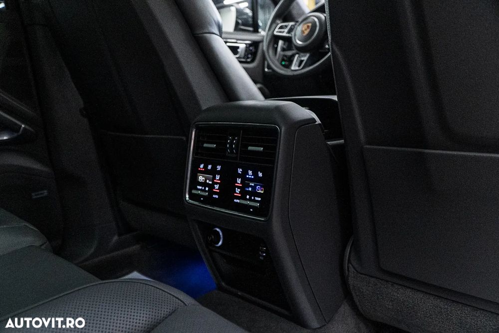 Porsche Cayenne Turbo - 21