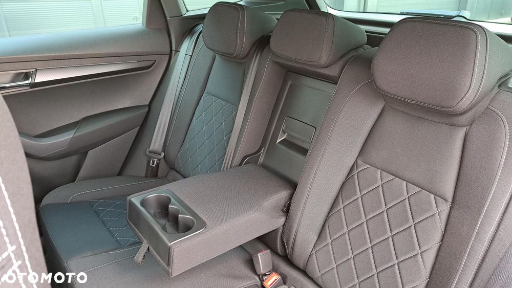 Skoda Karoq 1.5 TSI ACT Selection DSG - 34