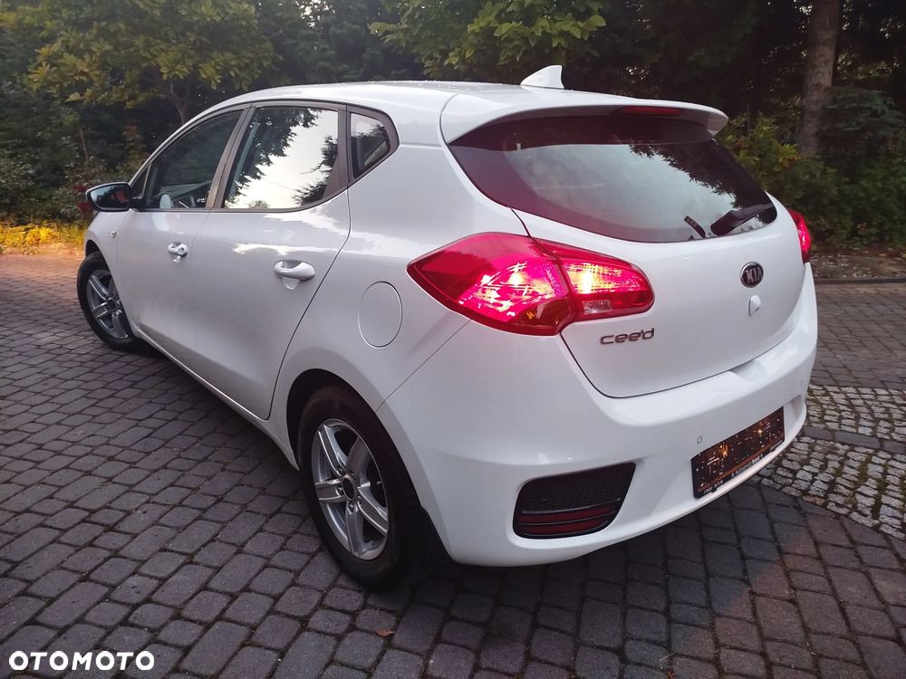 Kia Ceed - 4